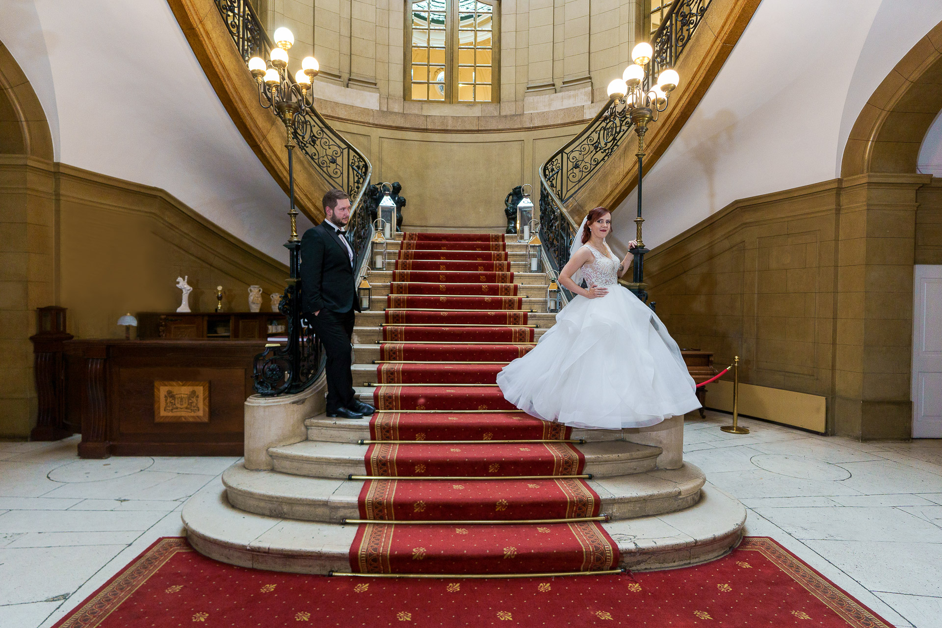 Pałac Kawalera o zachodzie słońca — plener ślubny – fotograf Częstochowa