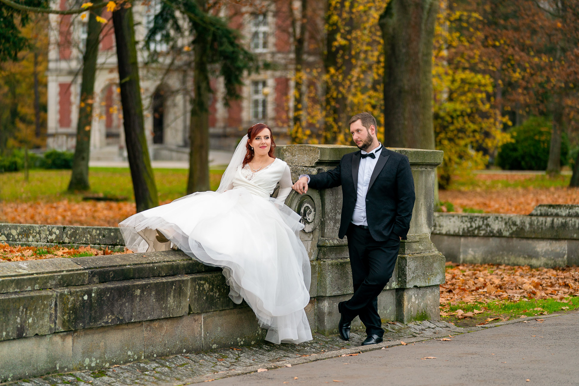 Pałac Kawalera o zachodzie słońca — plener ślubny – fotograf Częstochowa