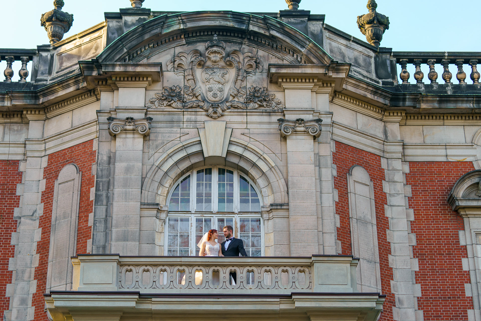 Pałac Kawalera o zachodzie słońca — plener ślubny – fotograf Częstochowa